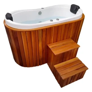 Ofurô com hidromassagem e deck