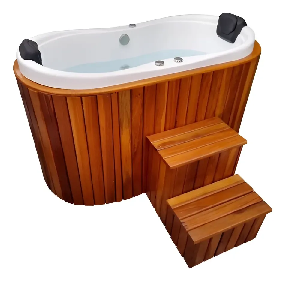 Ofurô com hidromassagem e deck